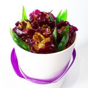 Карамельные ирисы в шляпной коробке