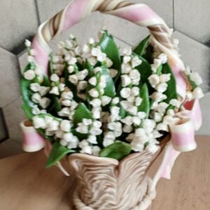 "Корзина с ландышами" из карамели