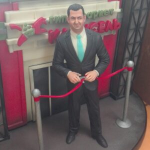 Шоколадная 3D фигурка директора магазина